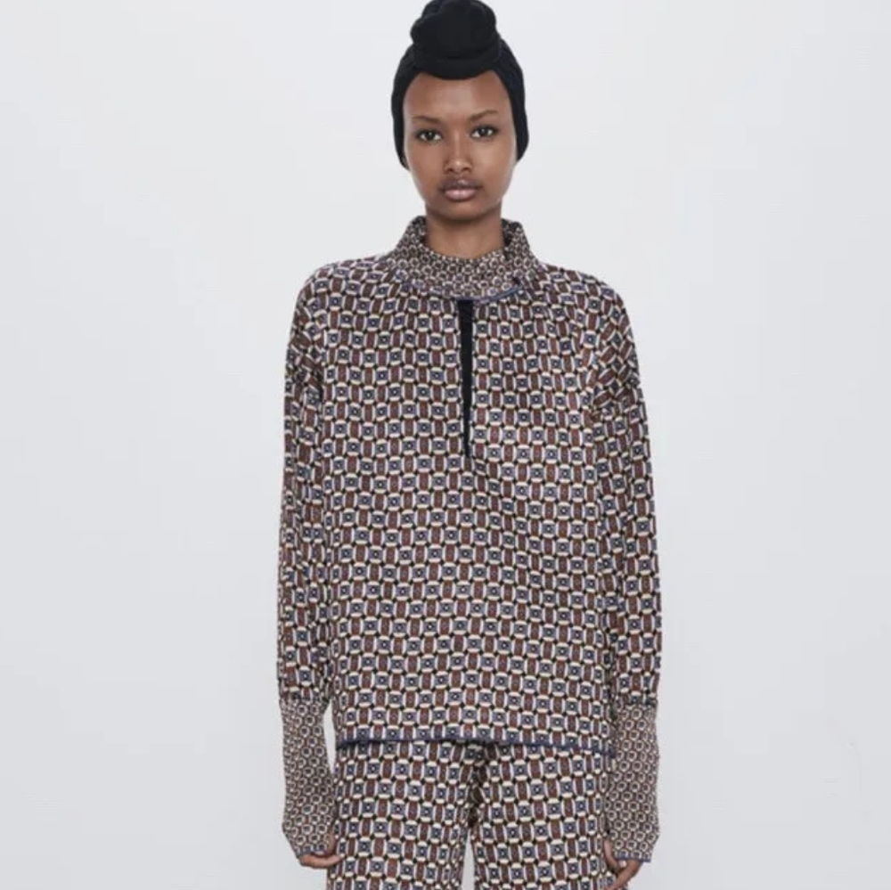 Geometric Print Long Sleeve Top in Brown and Black